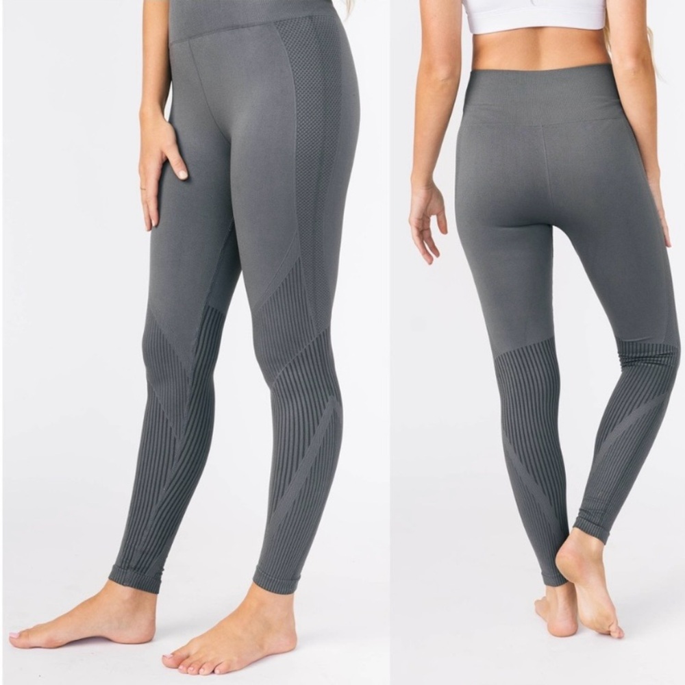 ZYIA Gray Grid Performance Hi-Rise 7/8 24” Leggings Size Medium 6-8 Activewear